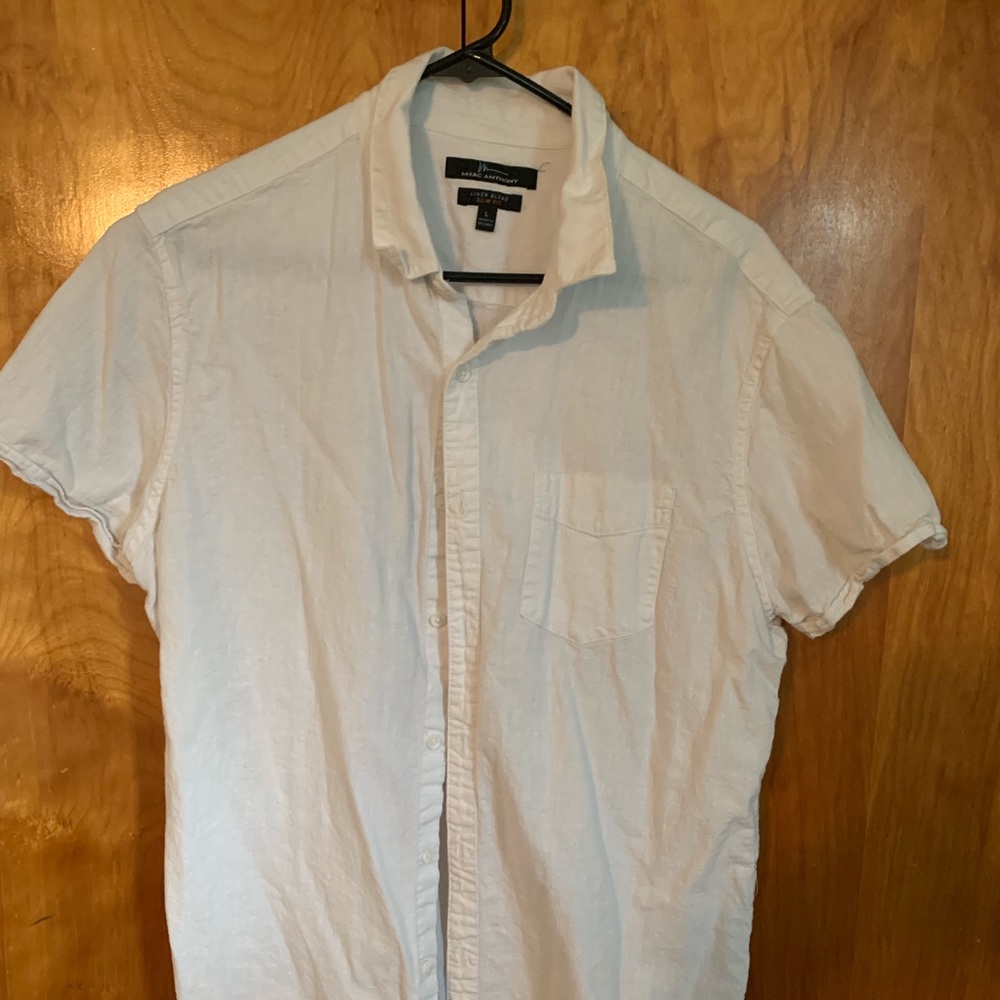 Men’s short sleeve button down shirt. Slim fit
